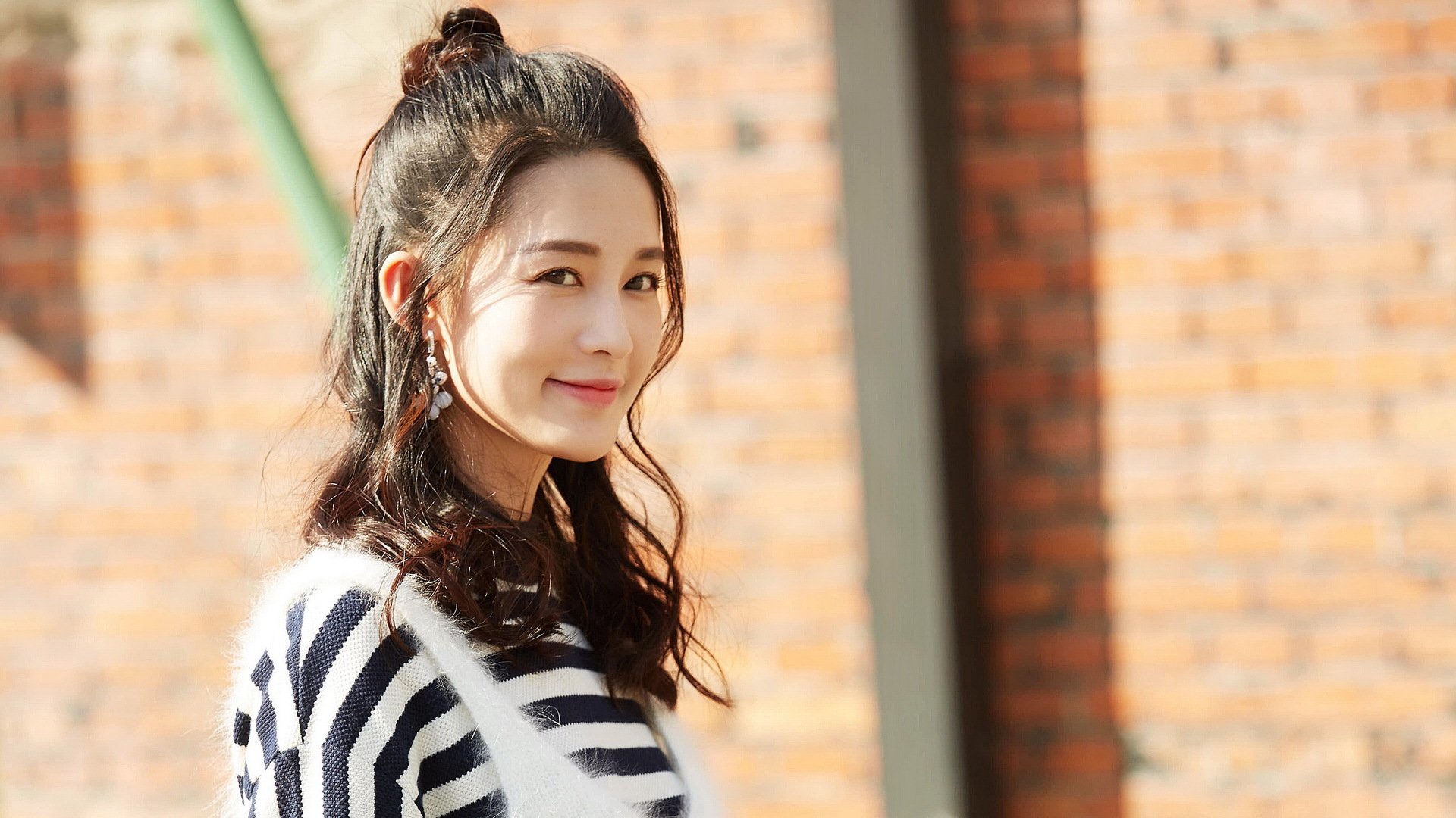 kaiyun开云·官方网站-《战火再燃:热门手游电竞大赛火爆开启》,战火再次燃起